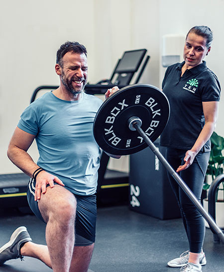 how to train as a personal trainer in the uk